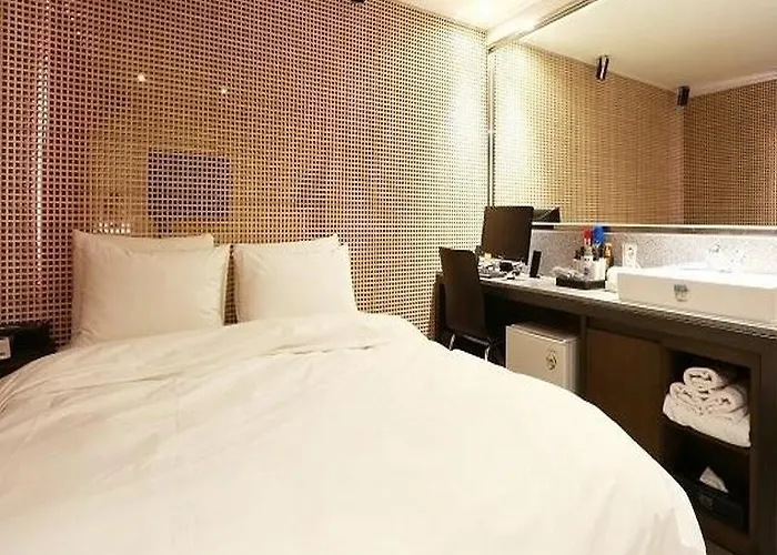 Cello Motel